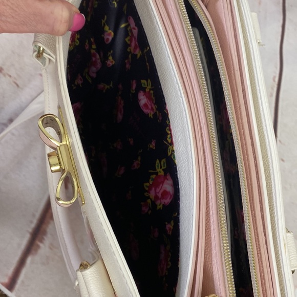 Betsy Johnson handbag - Picture 5 of 8